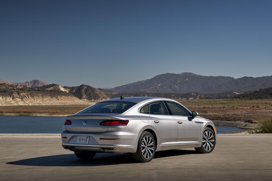  Volkswagen Arteon 4Motion 2018 года  (NA) (фото 19 из 41)